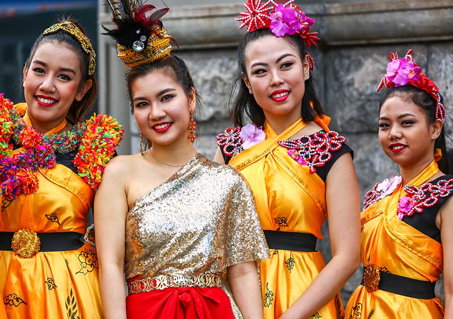thai-dancers-02