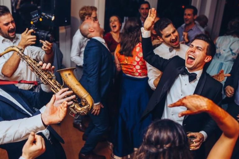 Melbourne Entertainment Company Review